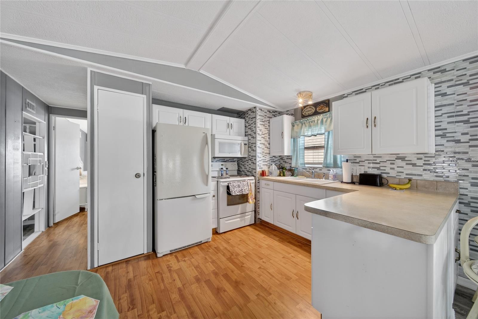 WEST VIEW RIDGE RESORTS INC - Residential