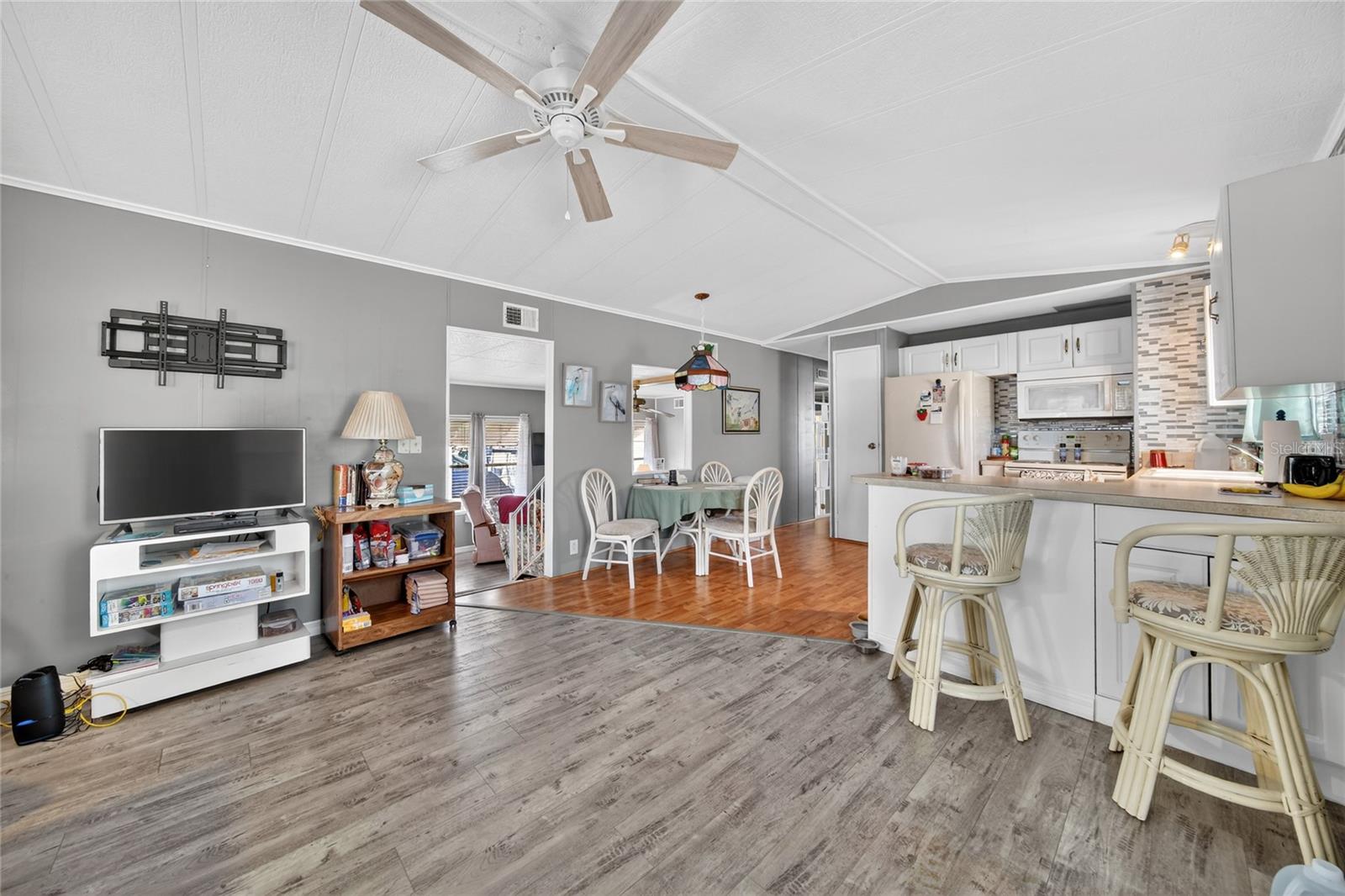 WEST VIEW RIDGE RESORTS INC - Residential