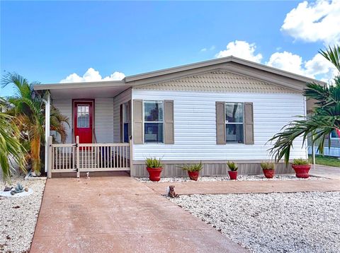 Photo of 119 S Saint Thomas Circle, Apollo Beach, FL 33572 (MLS # TB8411895)