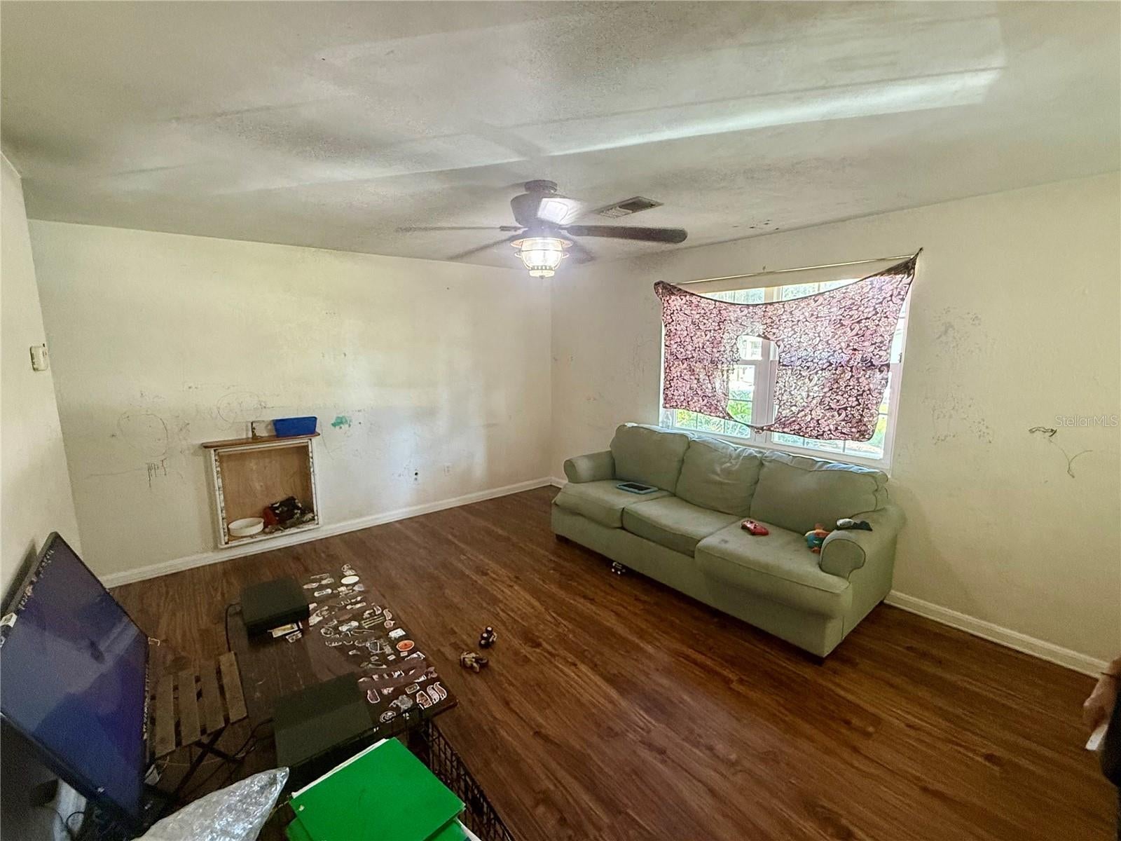 255 VALENCIA ROAD