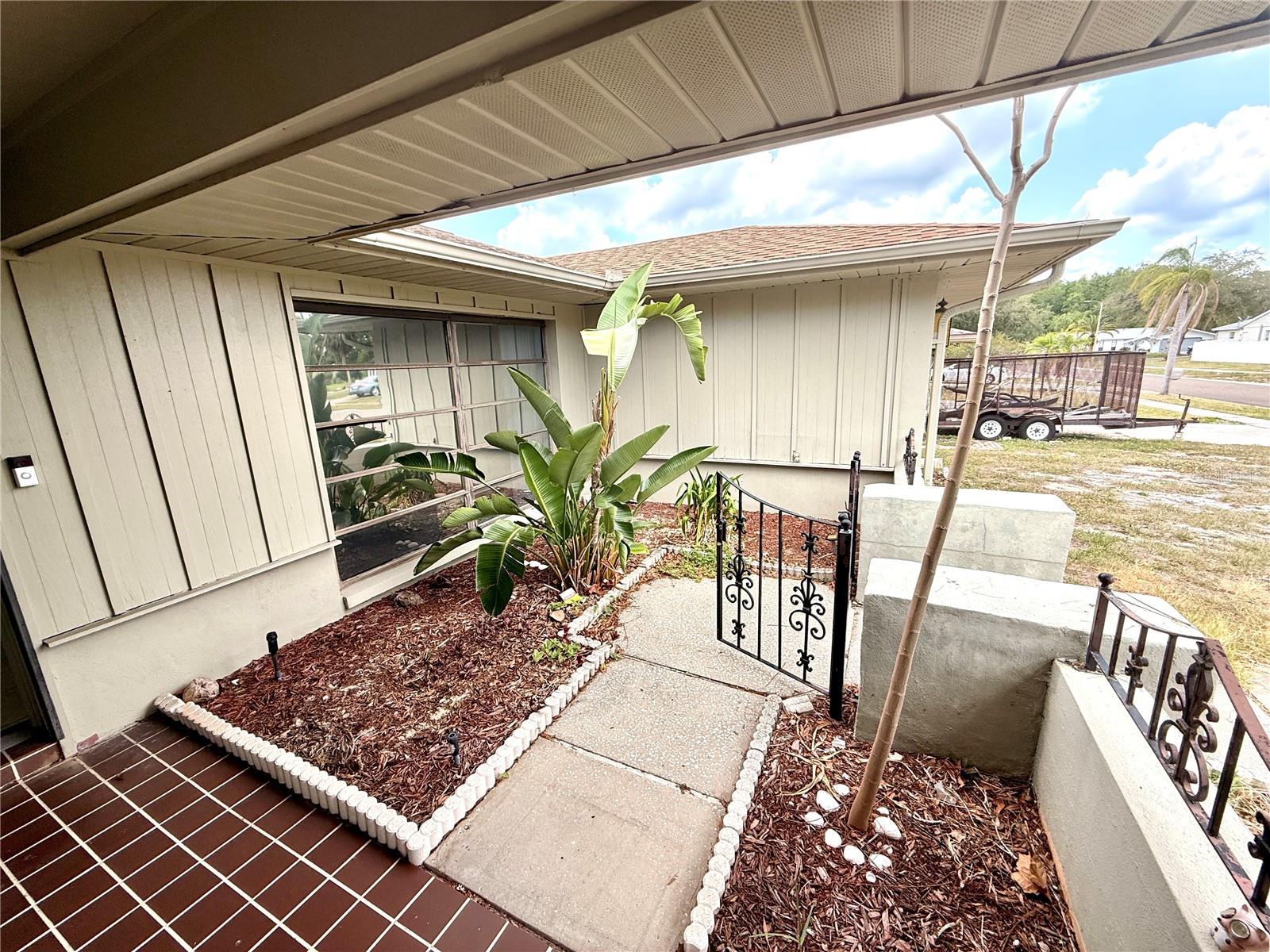 613 SANDY HOLLOW RD
