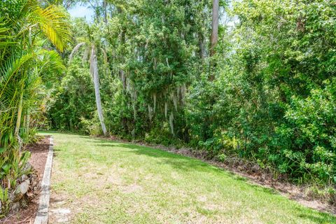 A home in PALM HARBOR