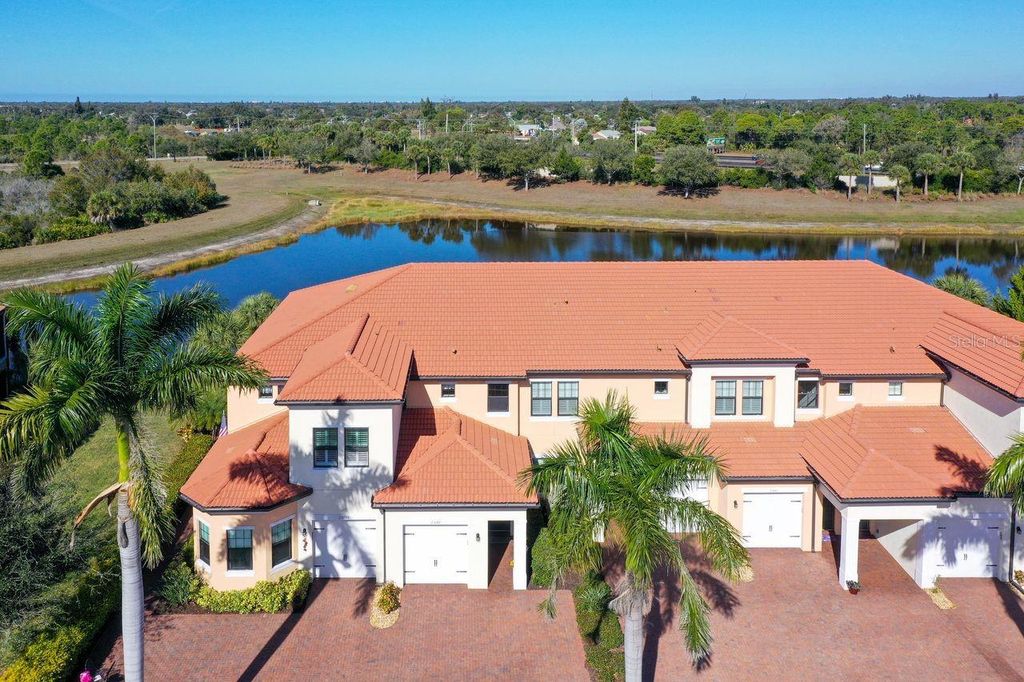 Photo of 23149 Banbury Way #201, Venice, FL 34293 (MLS # N6142007)