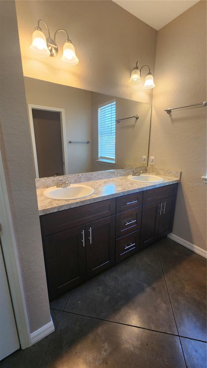 WHISPERING TRAILS PH 02 - Residential Lease