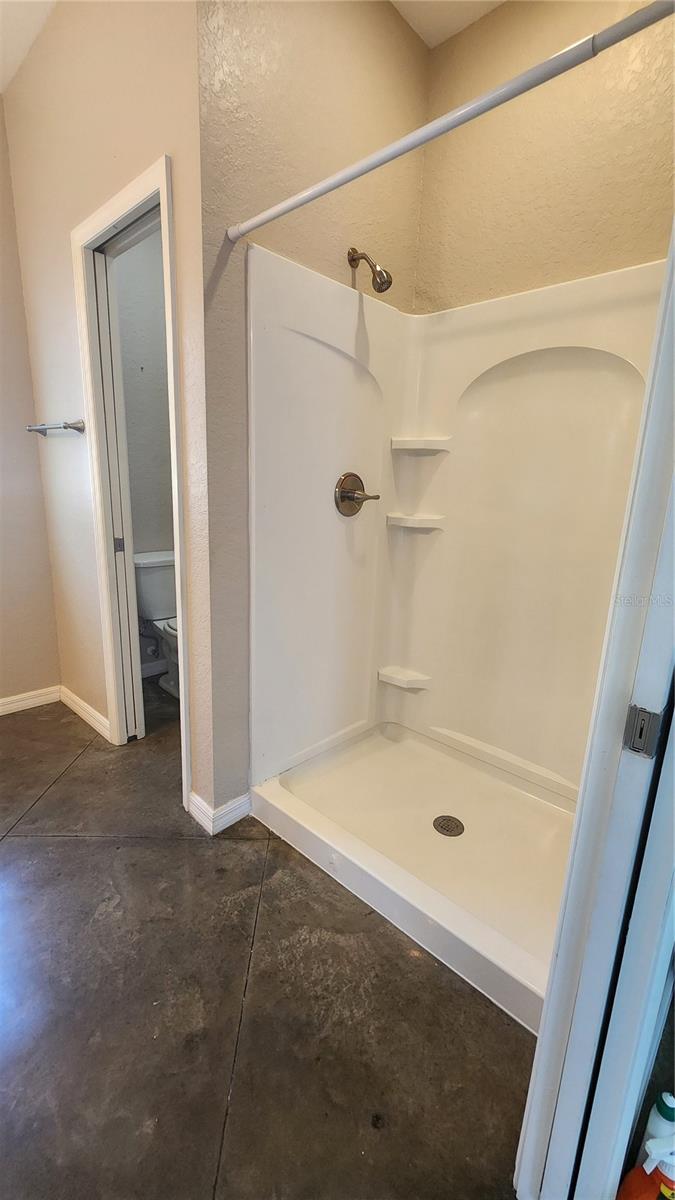 WHISPERING TRAILS PH 02 - Residential Lease