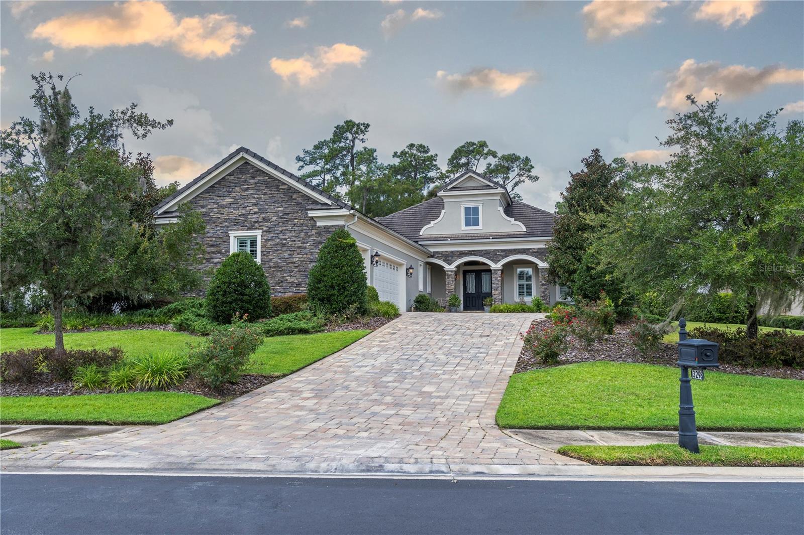 GOLDEN OCALA - Residential