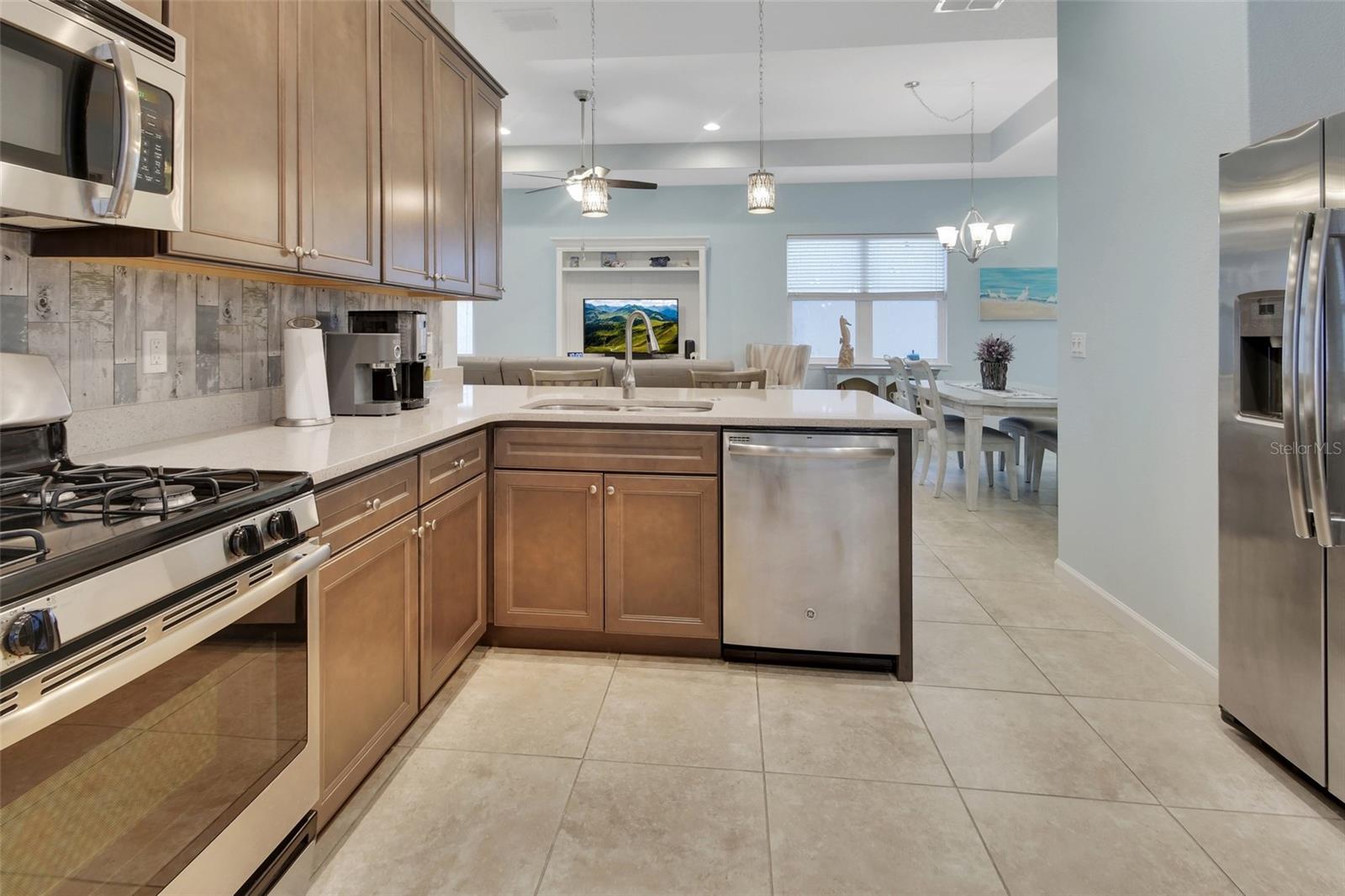 VICTORIA GARDENS - Residential