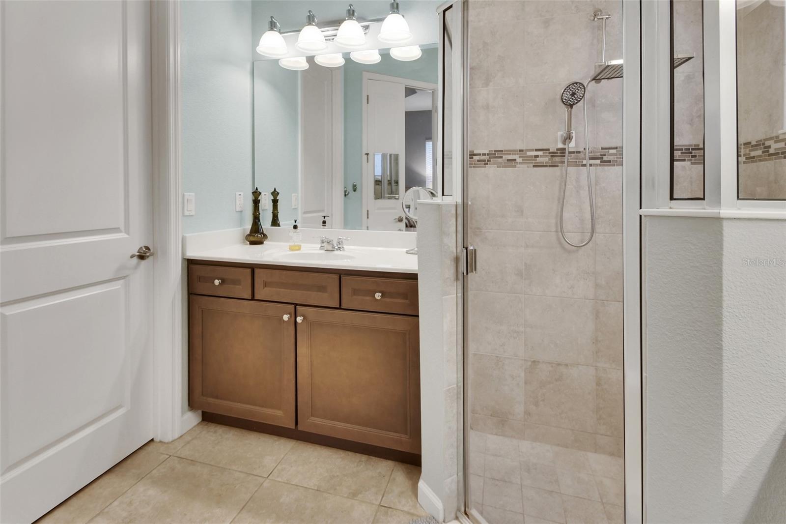 VICTORIA GARDENS - Residential