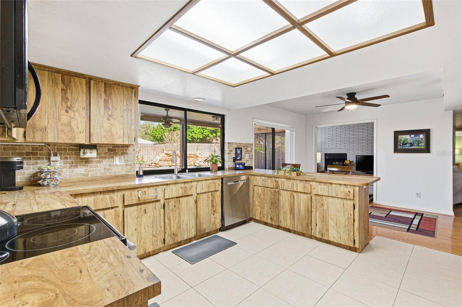 WESTLAKE VILLAGE SEC II - Residential