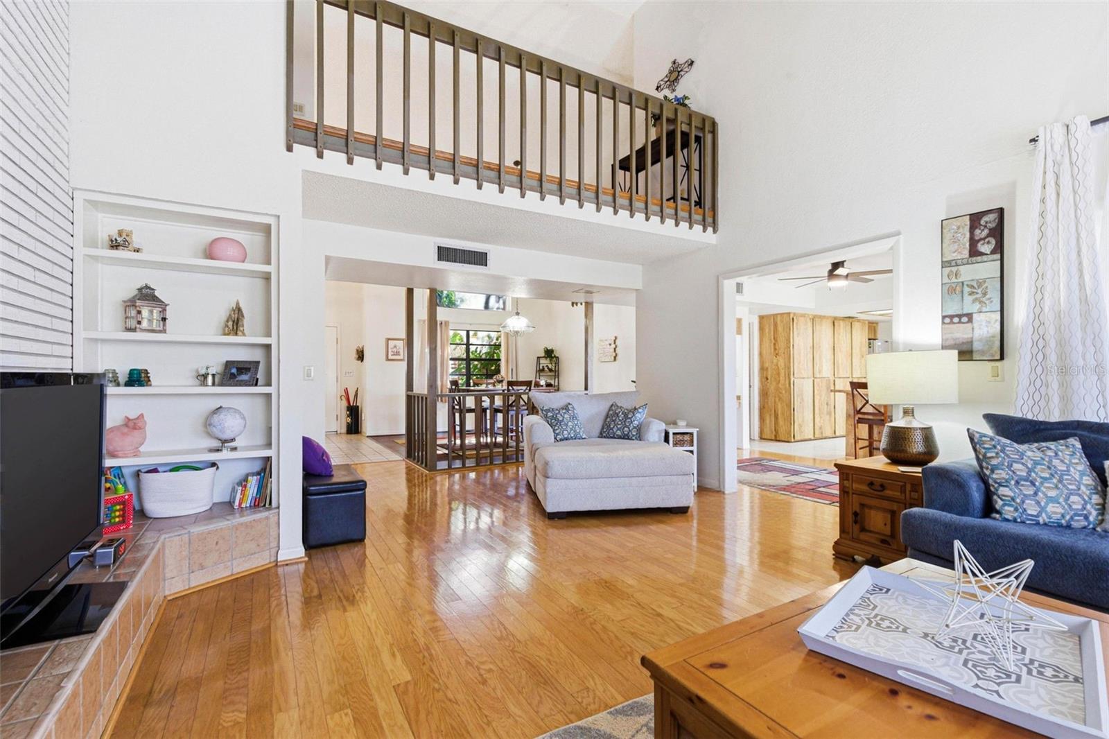 WESTLAKE VILLAGE SEC II - Residential