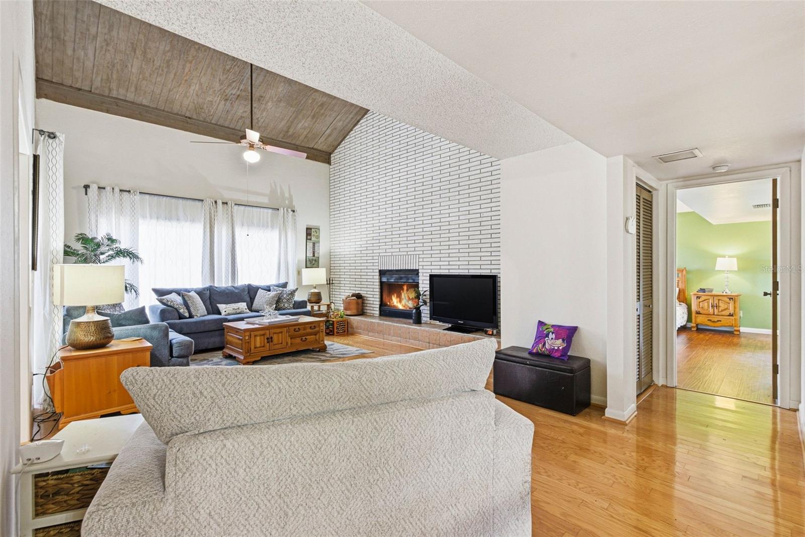 WESTLAKE VILLAGE SEC II - Residential