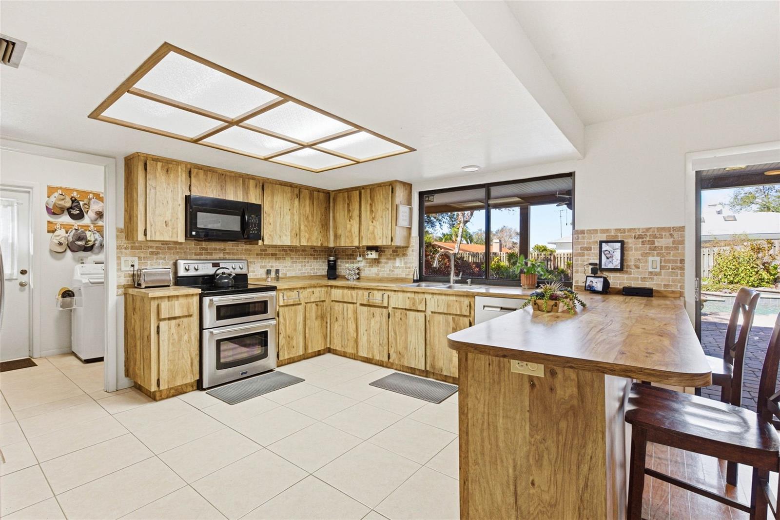 WESTLAKE VILLAGE SEC II - Residential