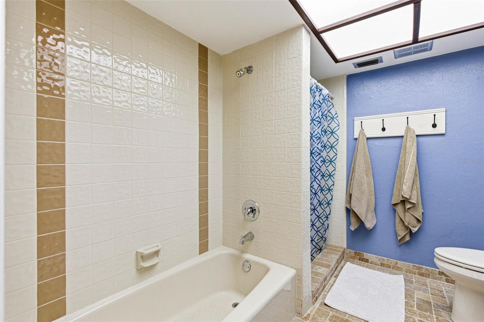 WESTLAKE VILLAGE SEC II - Residential