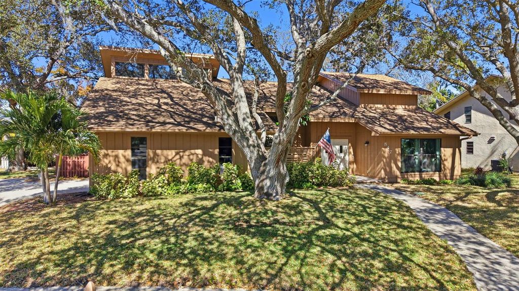 Photo of 847 Hillside Drive, Palm Harbor, FL 34683 (MLS # TB8472928)