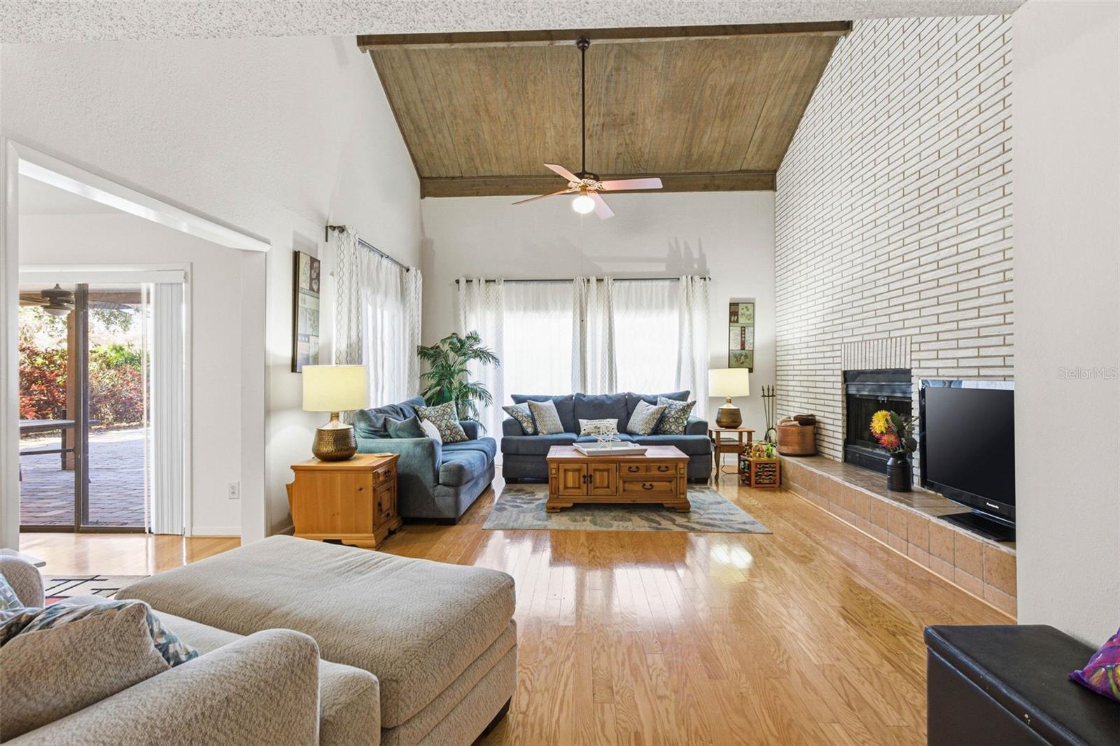 WESTLAKE VILLAGE SEC II - Residential