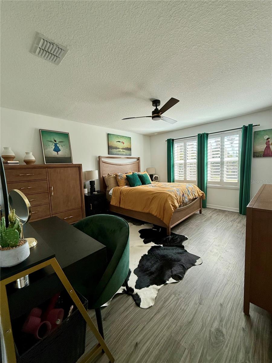 RIVERFRONT ESTS SOUTH - Residential