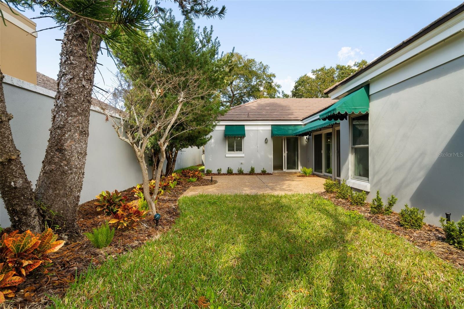 BAY HILL VILLAGE SOUTH & EAST CONDO - Residential