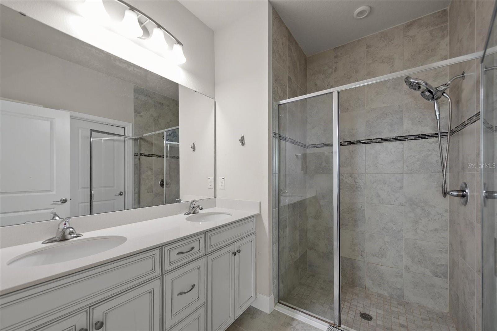 LUCAYA LAKE CLUB PH 4B - Residential