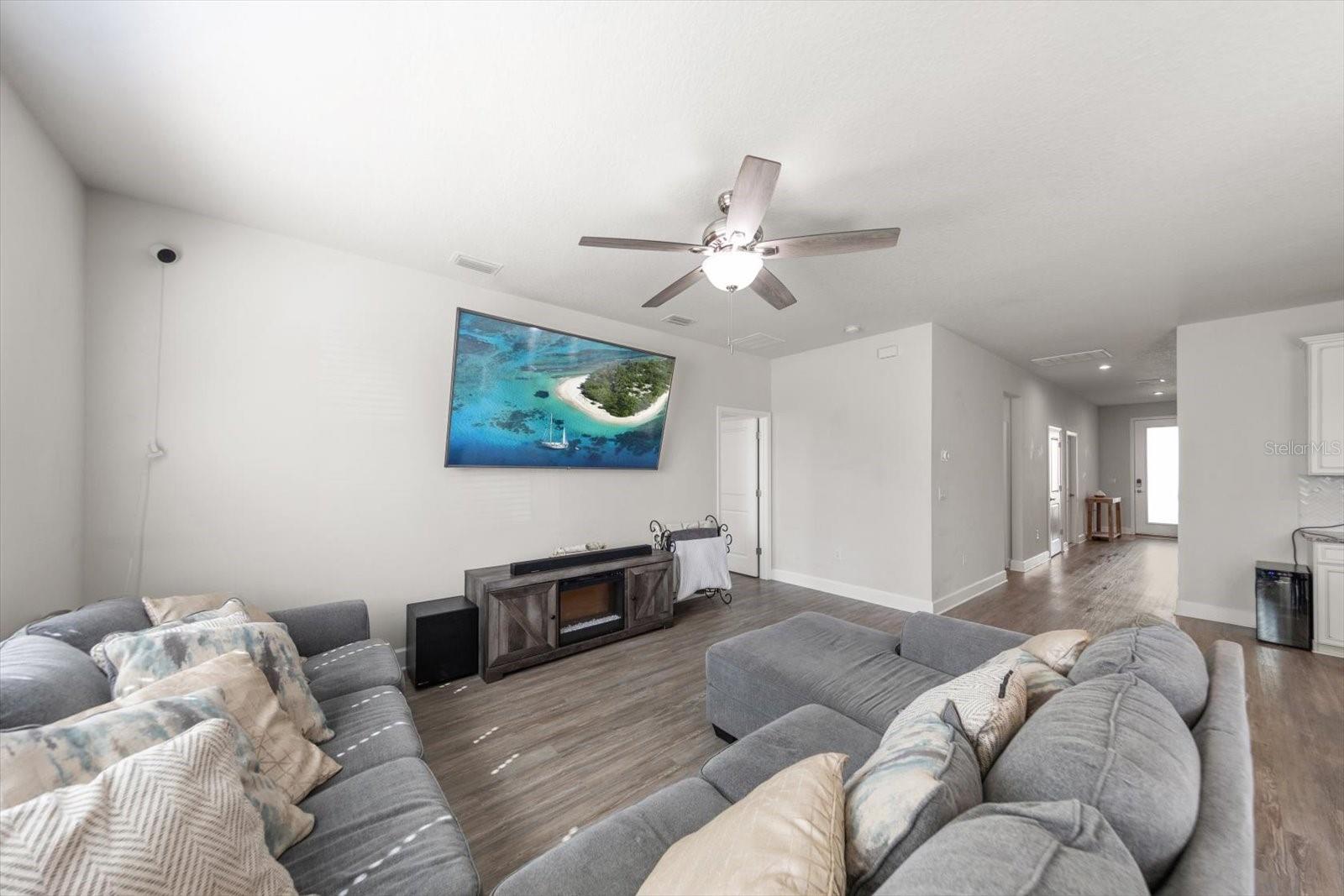 LUCAYA LAKE CLUB PH 4B - Residential