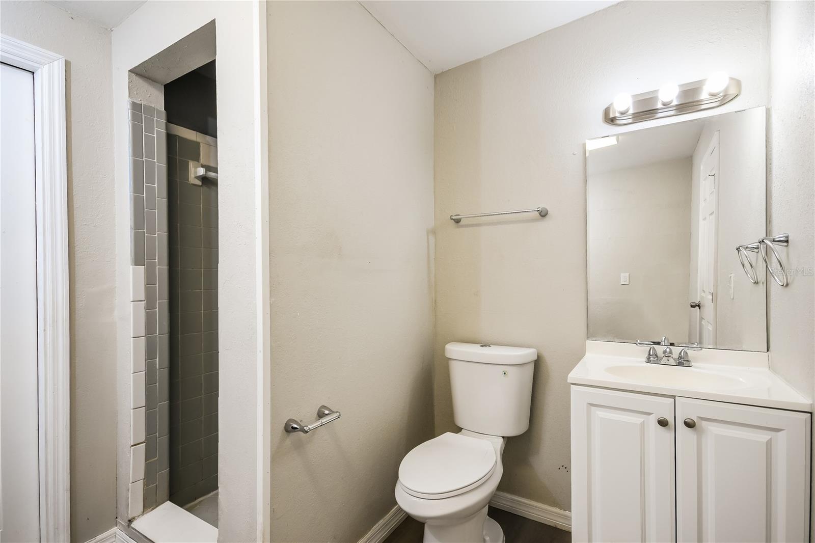 EULA VISTA - Residential Lease