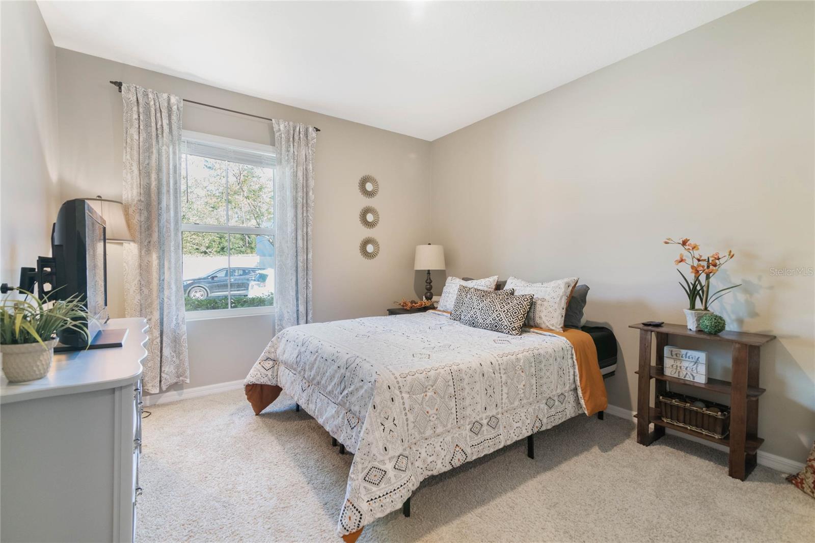 HUNTINGTON DOWN - Residential