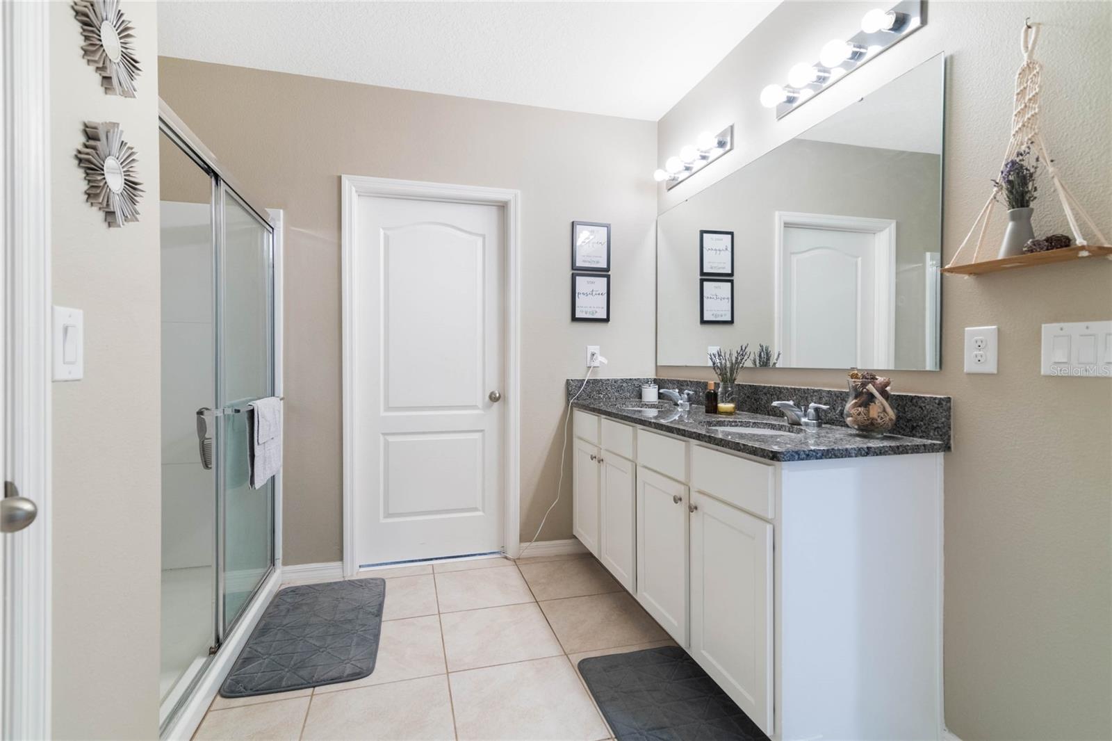 HUNTINGTON DOWN - Residential