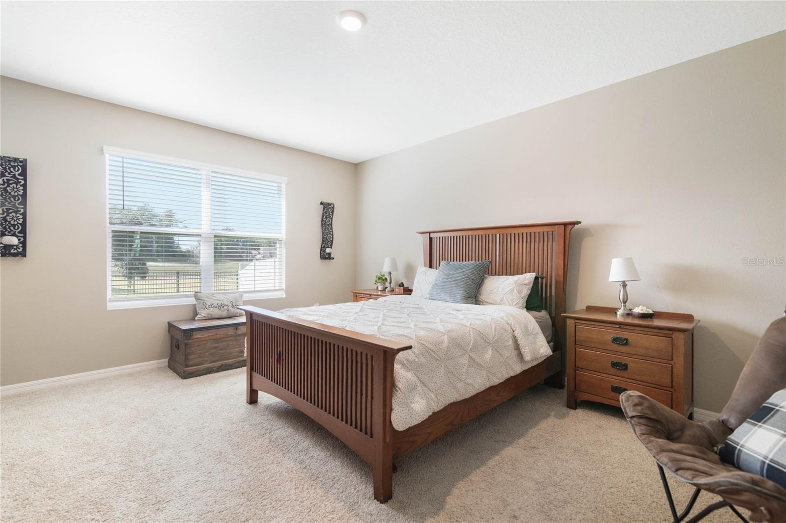 HUNTINGTON DOWN - Residential