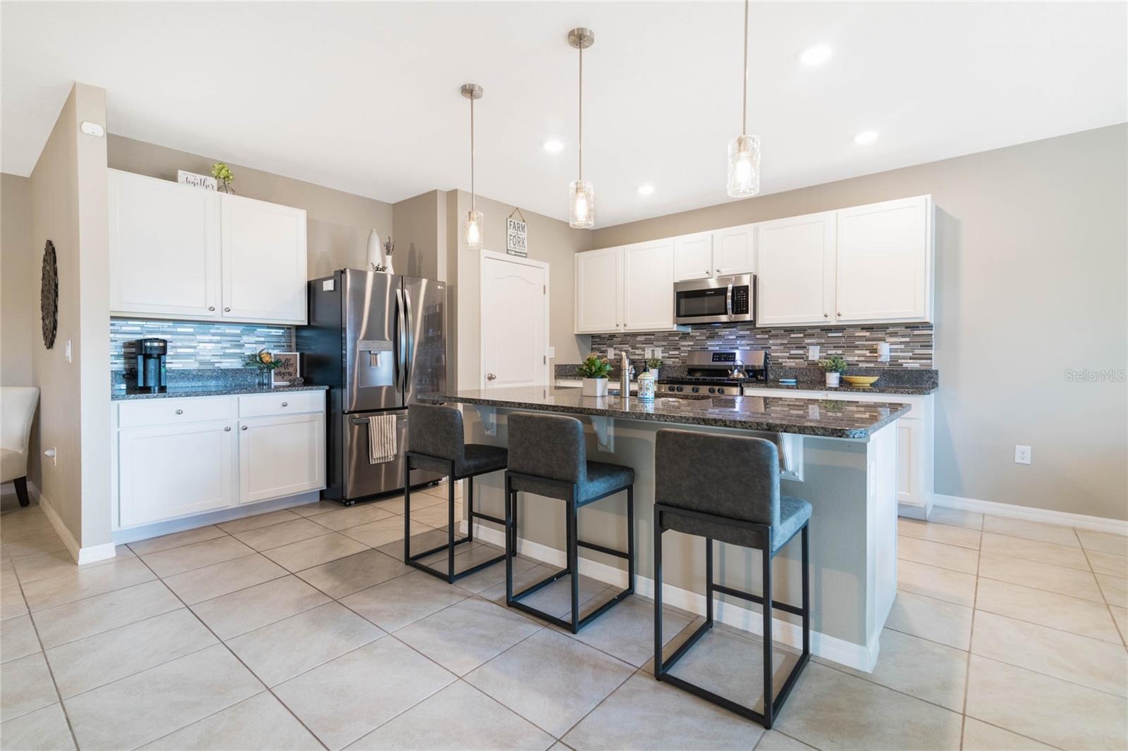 HUNTINGTON DOWN - Residential