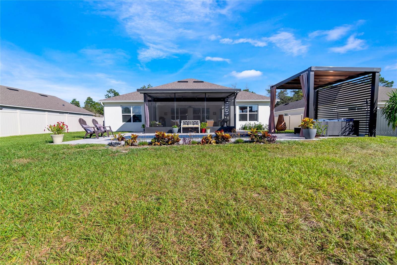 HUNTINGTON DOWN - Residential