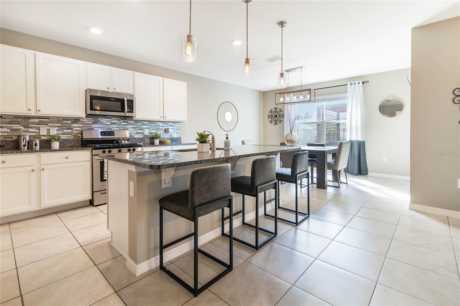 HUNTINGTON DOWN - Residential