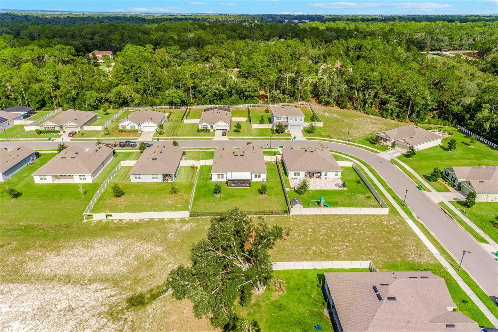 HUNTINGTON DOWN - Residential