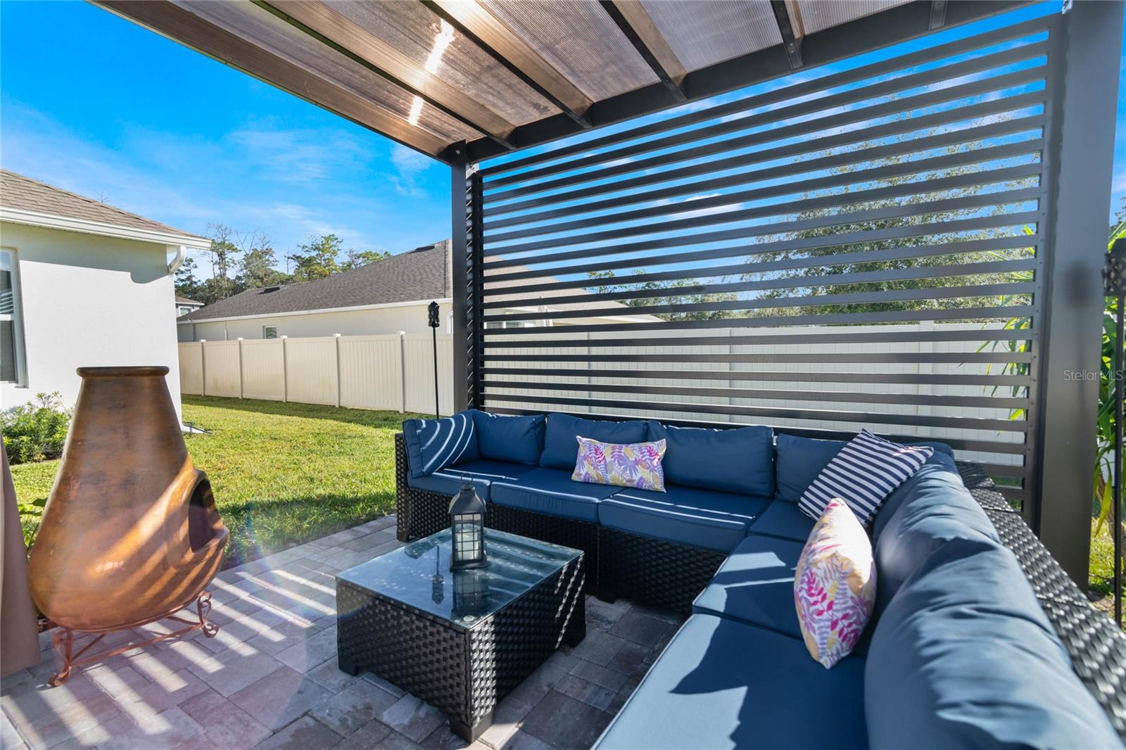 HUNTINGTON DOWN - Residential