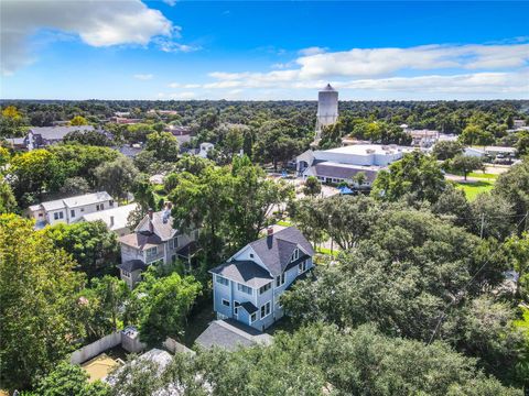 A home in DELAND