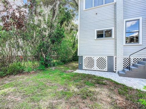 A home in DELAND