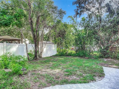 A home in DELAND