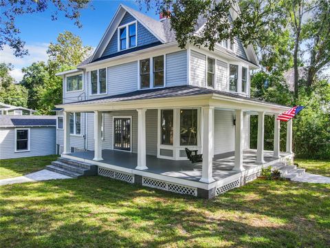 A home in DELAND