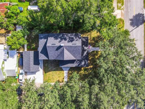 A home in DELAND