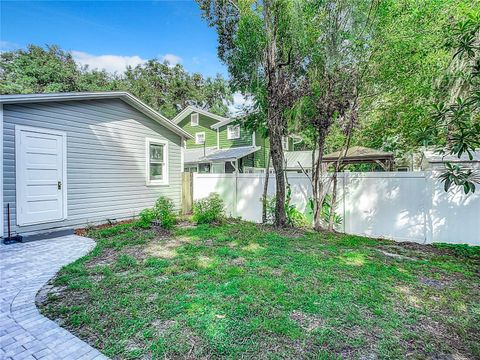 A home in DELAND