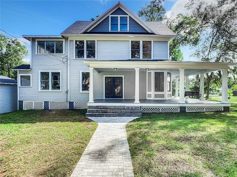 A home in DELAND