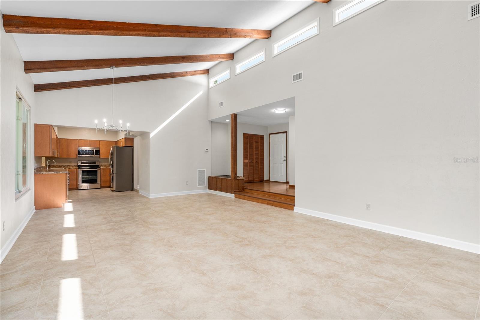 10626 CREEK DRIVE
