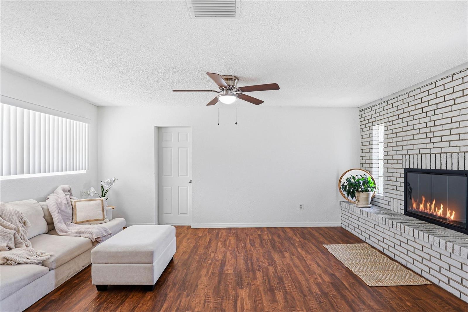 SIRMONS ESTATES - Residential