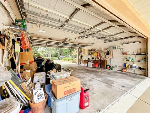 A home in WINTER HAVEN