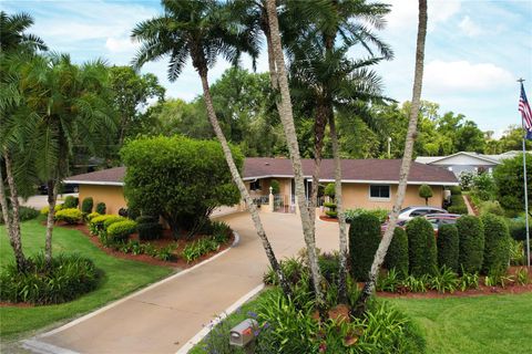 A home in WINTER HAVEN