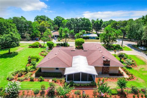 A home in WINTER HAVEN