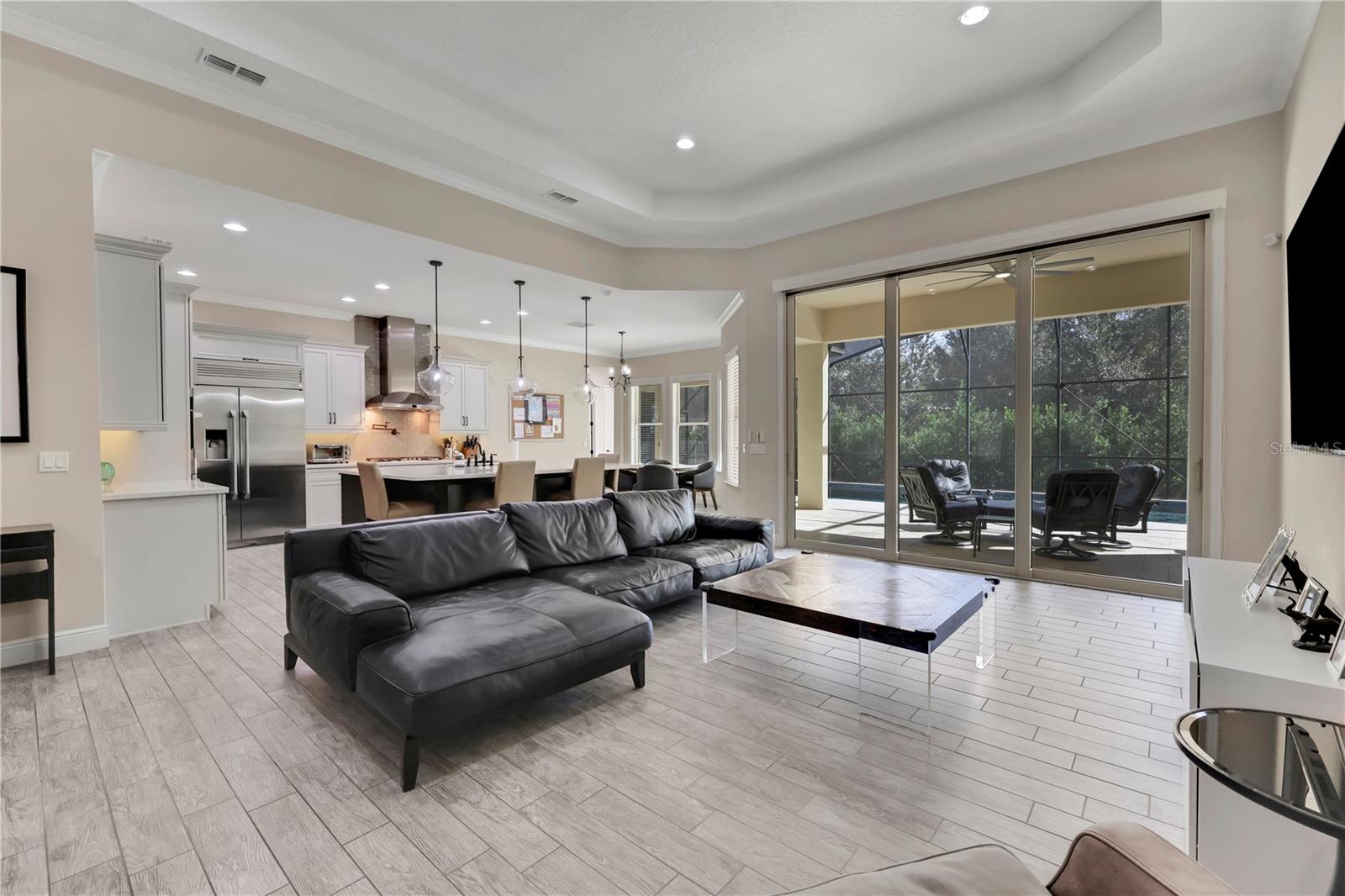 STEEPLE CHASE - Residential