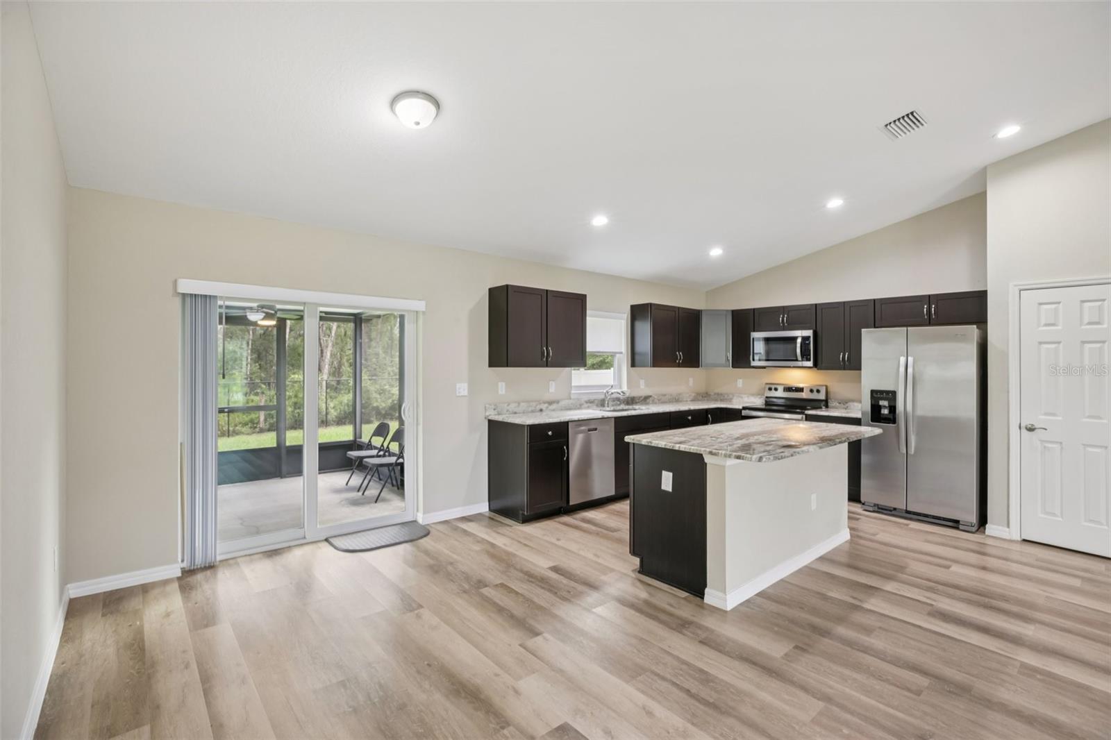 MARION OAKS - Residential