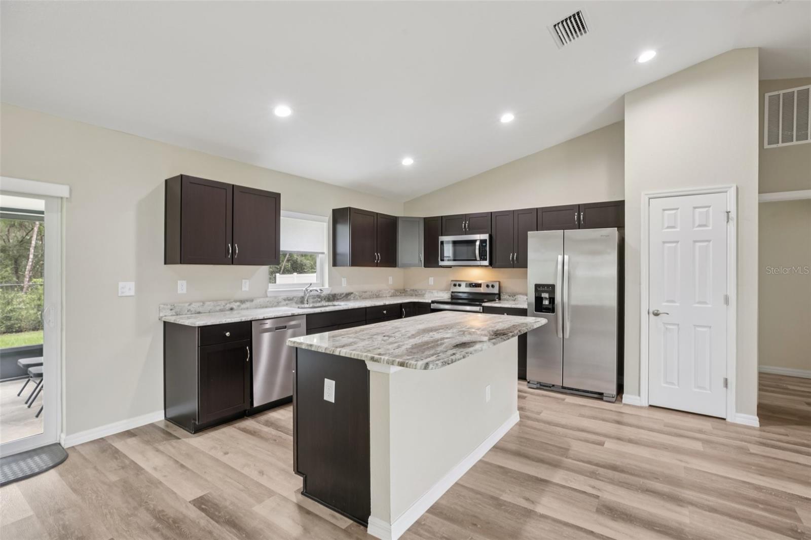 MARION OAKS - Residential