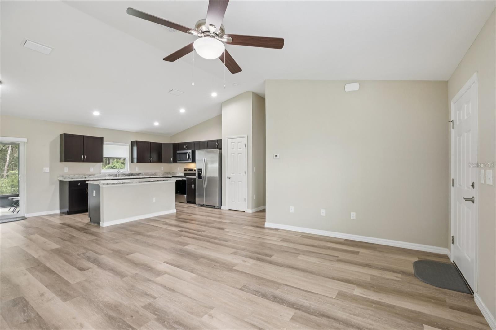 MARION OAKS - Residential