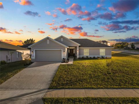 A home in LAKE WALES