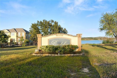 A home in LAKE WALES